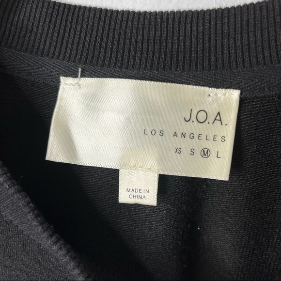 J.O.A Sweatshirt Cascade Ruffle Sleeve Black Size Medium Soft Knit Style KR1885 - Picture 6 of 7